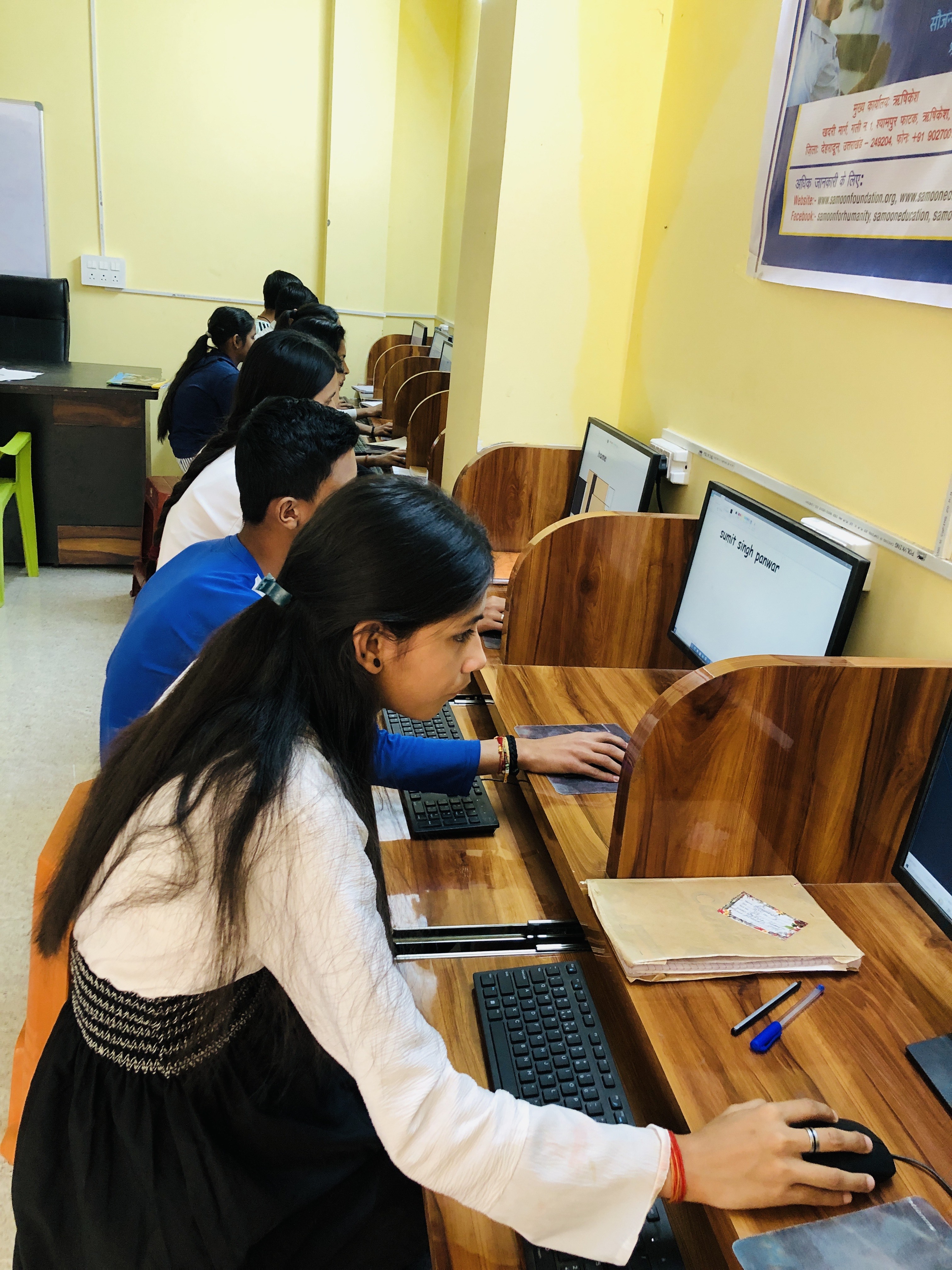 Learn Computer Skills With Samoon Computer Training Institute 